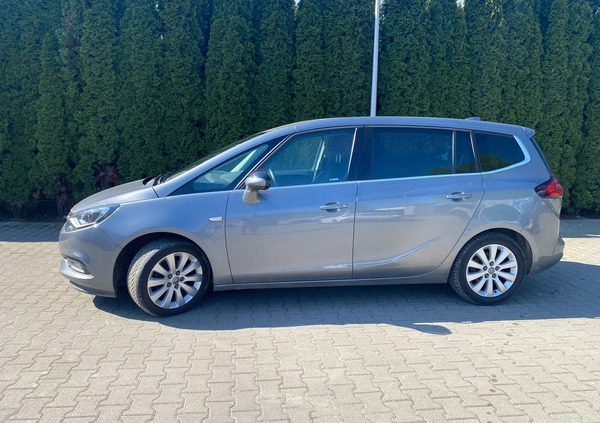 Opel Zafira cena 51045 przebieg: 196000, rok produkcji 2017 z Warszawa małe 154